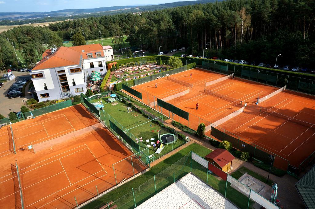 Hotel Sport Zruč Zewnętrze zdjęcie