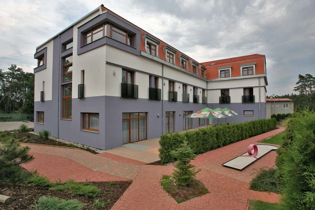 Hotel Sport Zruč Zewnętrze zdjęcie