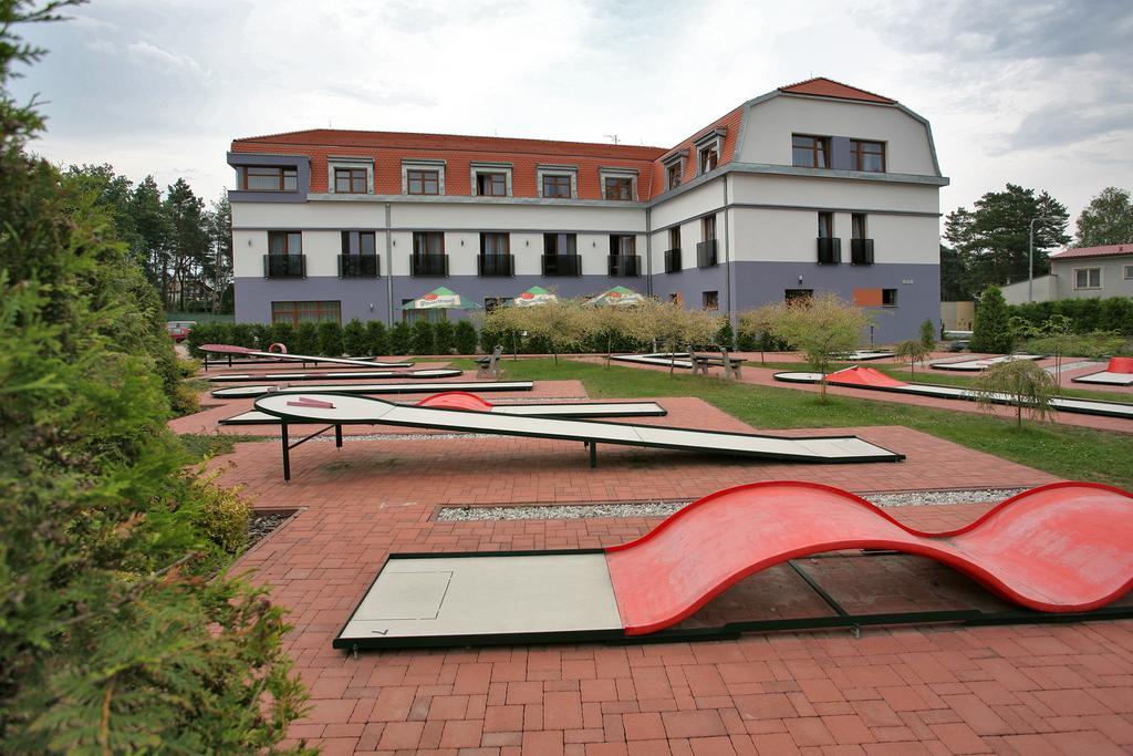 Hotel Sport Zruč Zewnętrze zdjęcie